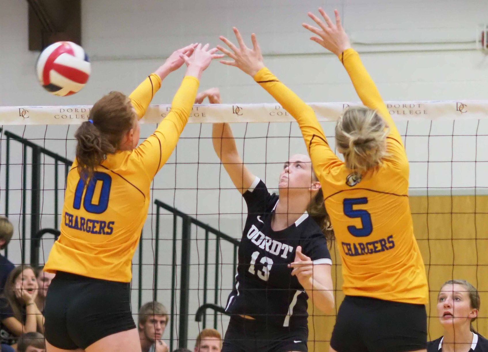 Briar Cliff at Dordt volleyball